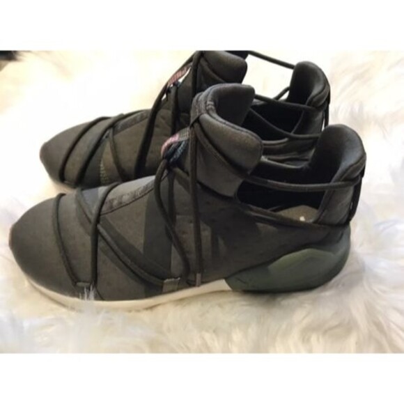 EUC Puma Fierce Rope Art No. 19013601 Women's Sneakers Size 7 Eu 38 Olive Green - Picture 5 of 9